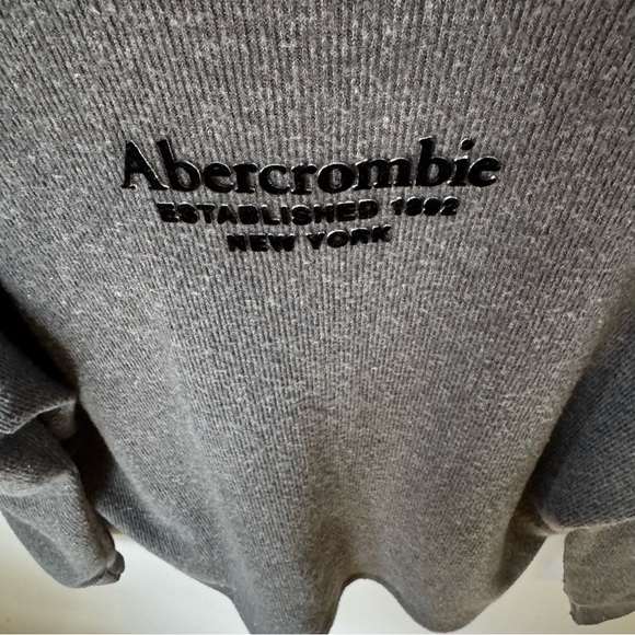 Abercrombie and Fitch Soft A&F Cozy Gray Knit Hoodie Tunic Women’s Size Medium - Picture 3 of 6